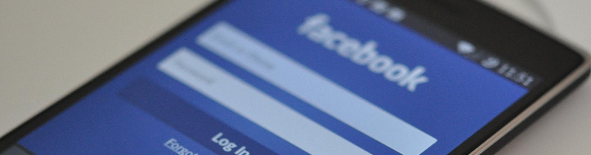 Facebook renka SMS ir pokalbių istorija iš Android prietaisų